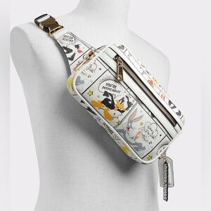 🐰LOONEY TUNES FANNY PACK - NWT